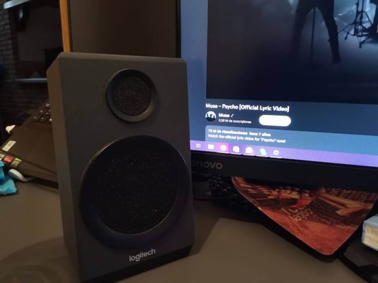 Logitech Z333 2.1 Altoparlanti PC Multimediali con Subwoofer, Suono Vi Logitech Z333 2.1 Altoparlanti PC Multimediali con Subwoofer, Suono Vi