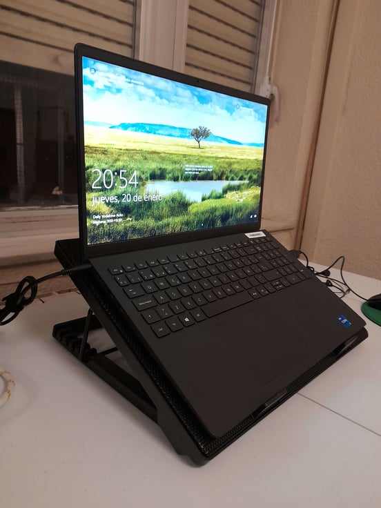 Base Raffreddamento HF 5 Per Laptop Fino A 15 Pollici, USB, Ventola 80mm, Silenziosa, Plug & Play, Antiscivolo