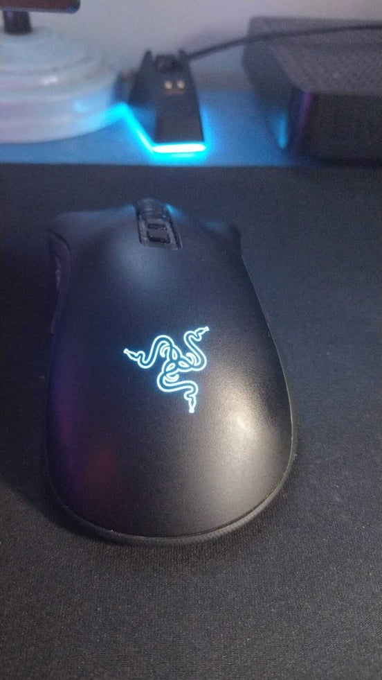 Mouse Da Gioco Wireless Razer DeathAdder V2 Pro - Sensore 20K DPI, 88g, Batteria 70 Ore, Edizione Genshin Impact