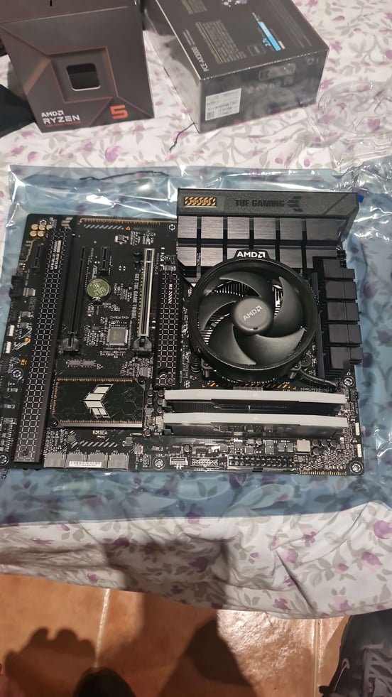 Processore Scatola AMD Ryzen 5 7600 3,8/5,1 GHz | PcComponentes.it