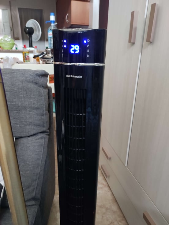 Ventilatore A Torre Orbegozo TWM 1009, 60W, 3 Velocità, Telecomando, Ionico, Timer 8h, Nero