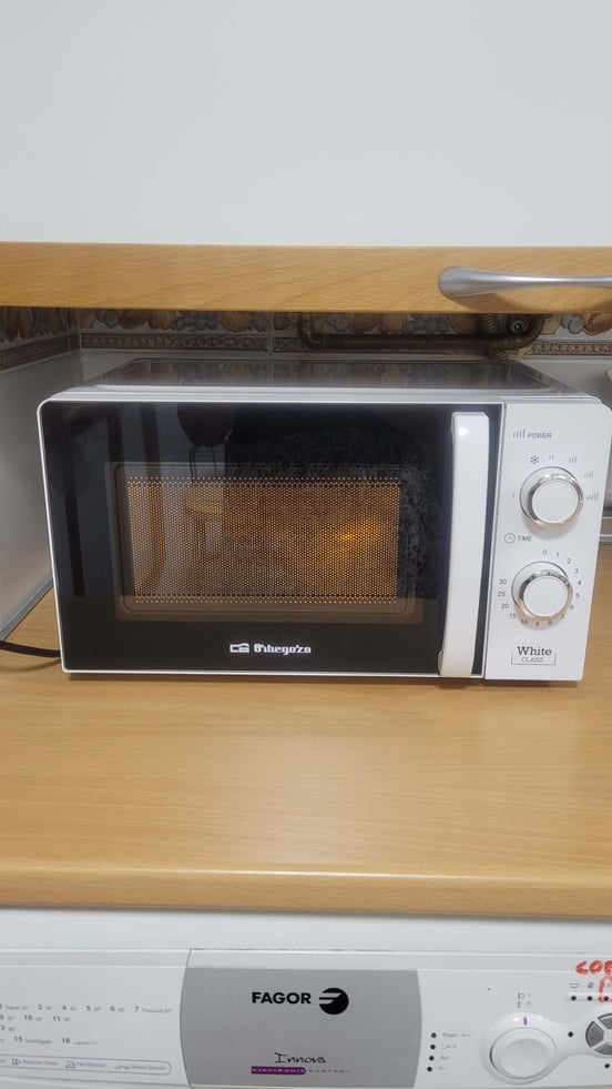 Orbegozo MI 2121 - Micro-ondes, Capacité De 20 L, 6 Niveaux De