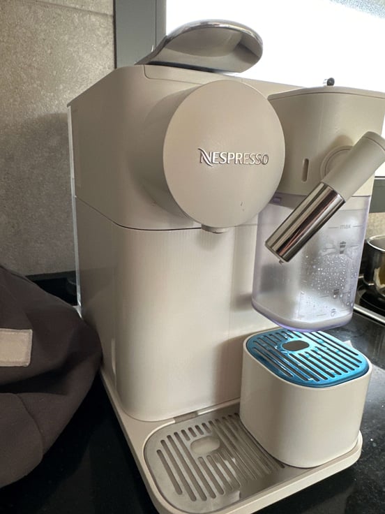 DE LONGHI ESSENZA MINI EN85.B MACCHINA DA CAFFE' PER CAPSULE NESPRESSO NERA