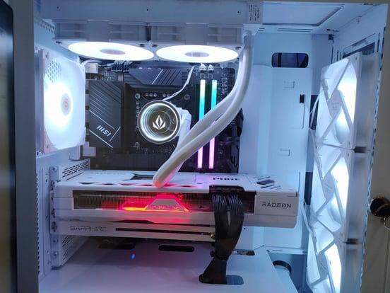 Scheda grafica Sapphire PURE AMD Radeon RX 7800 XT Gaming 16GB