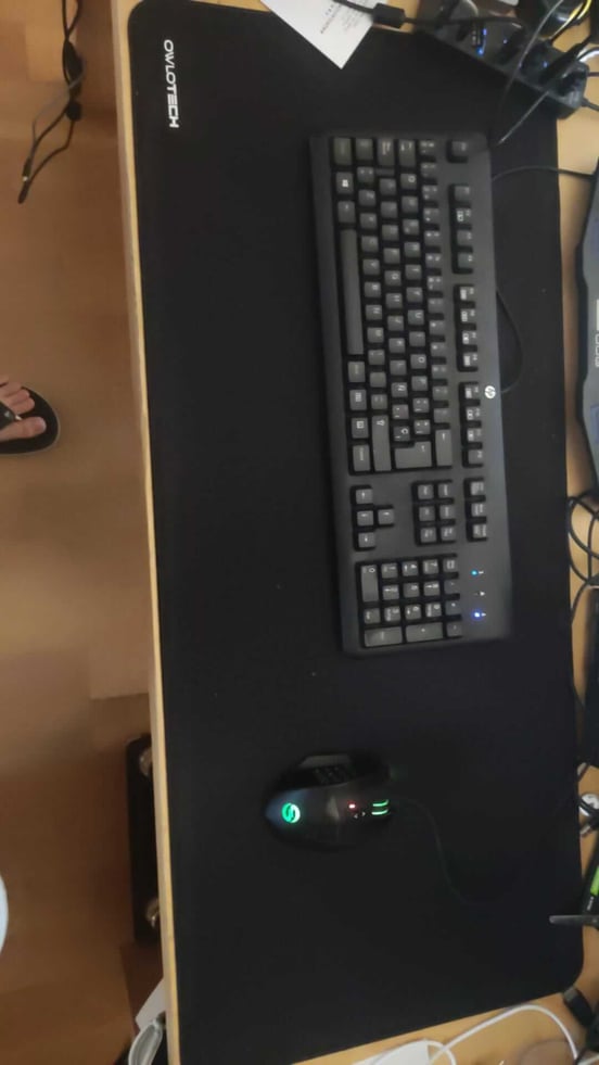 Tappetino Mouse XXL RGB, Tappeto Mouse Gaming con Ricarica Wireless Tappetino Mouse XXL RGB, Tappeto Mouse Gaming con Ricarica Wireless